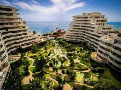 Precioso Apartamento Frente Al Mar Benalbeach Apartamento Benalmádena Exterior foto